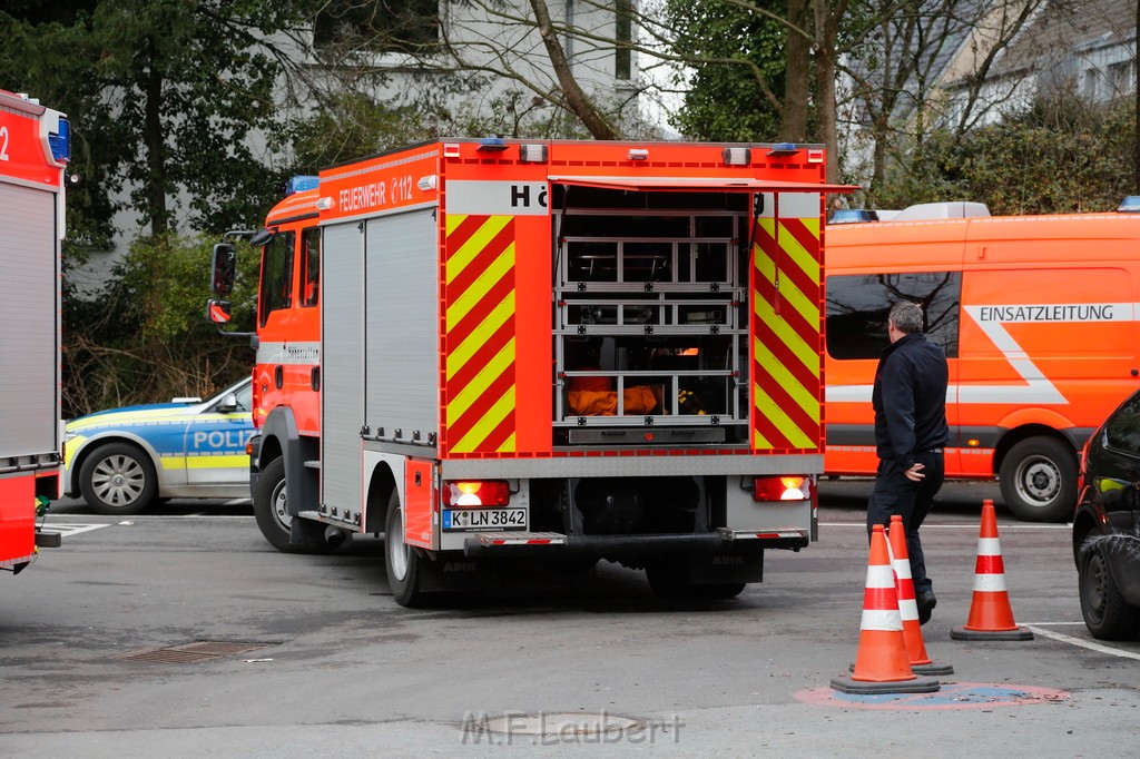 Einsatz BF Flora Botanischer Garten Mobile Arbeitsbuehne in Schraeglage P10.JPG